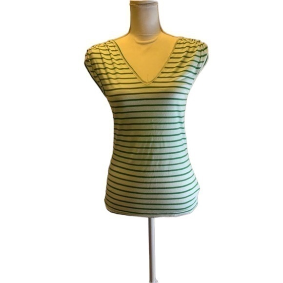 Top - Picture 1 of 4